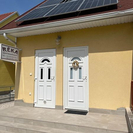 Reka Apartmanhaz Бюк Экстерьер фото