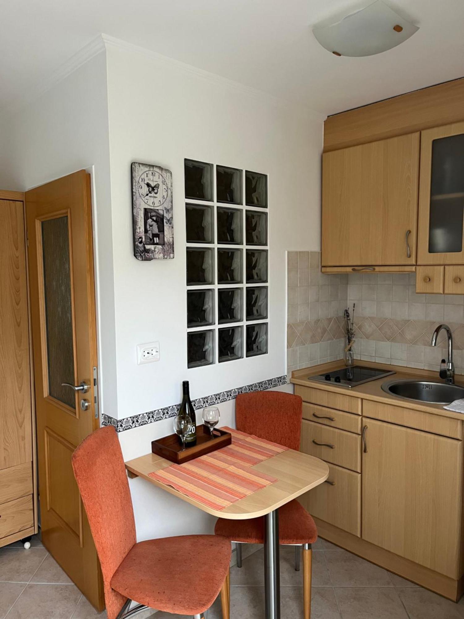 Reka Apartmanhaz Бюк Экстерьер фото