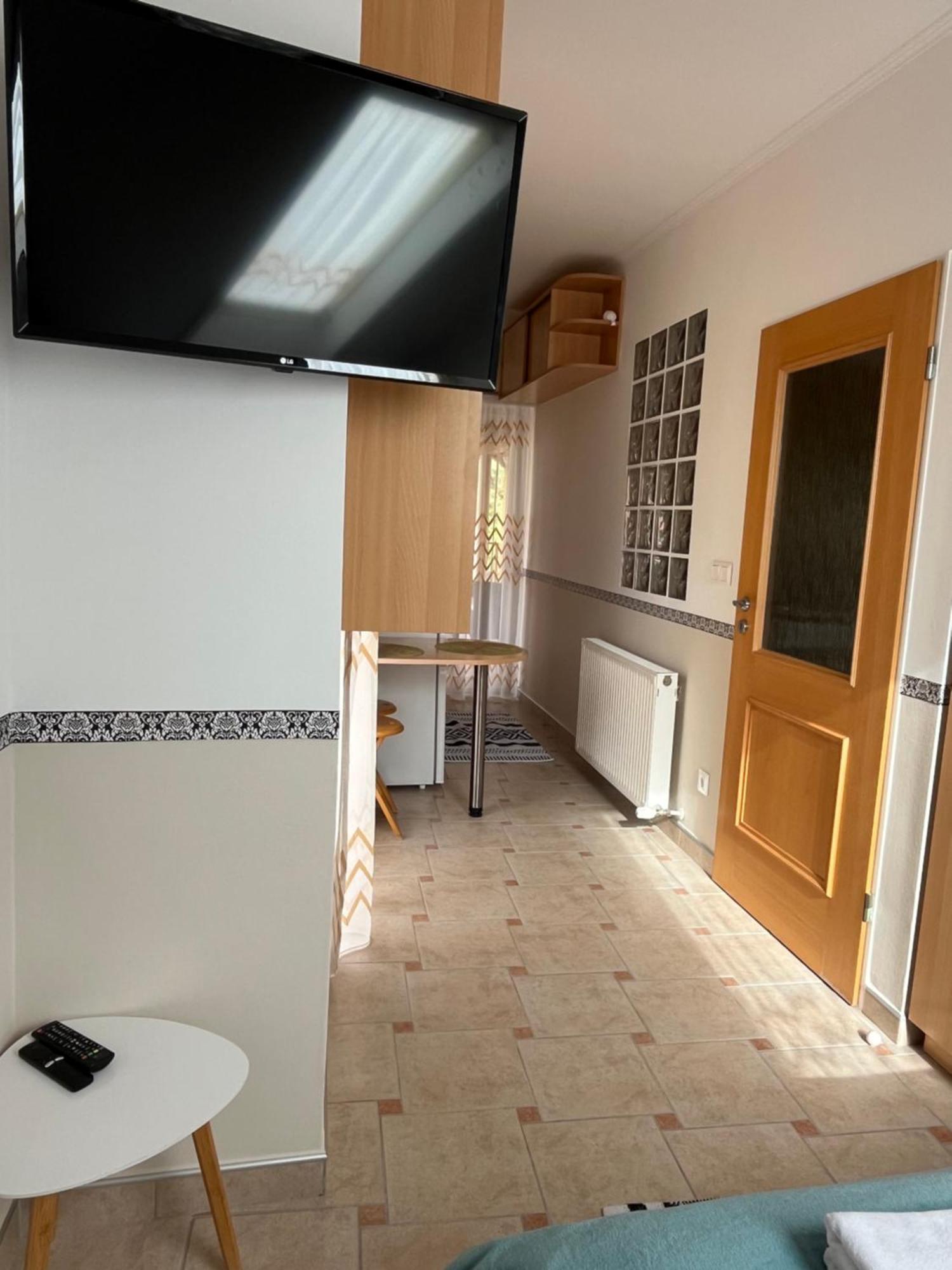 Reka Apartmanhaz Бюк Экстерьер фото