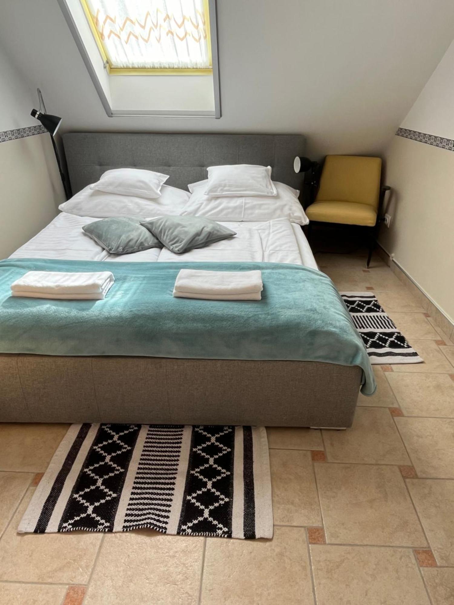 Reka Apartmanhaz Бюк Экстерьер фото