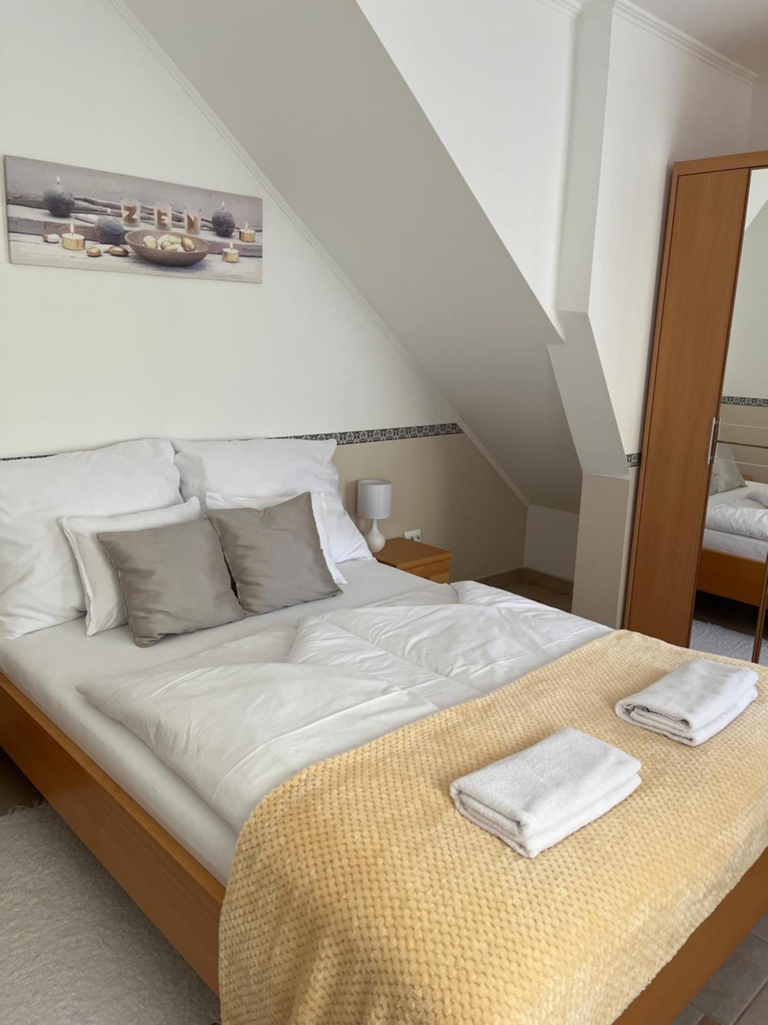 Reka Apartmanhaz Бюк Экстерьер фото