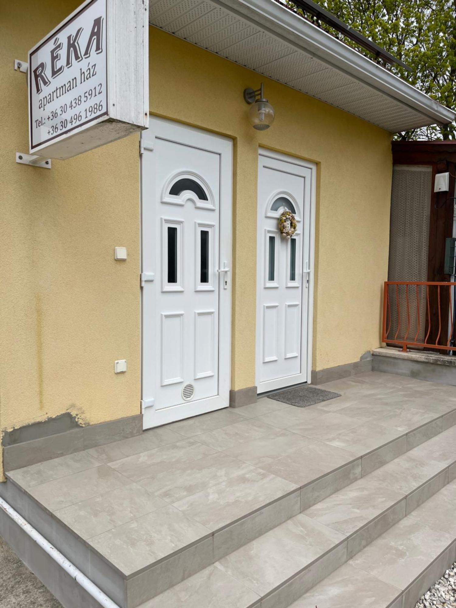 Reka Apartmanhaz Бюк Экстерьер фото