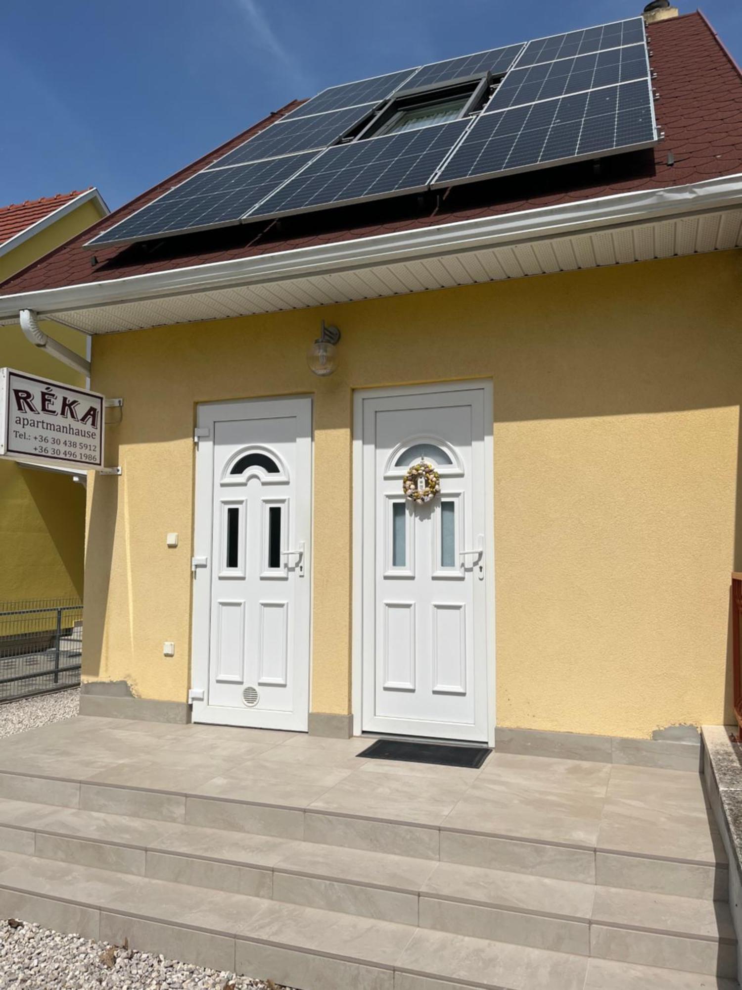Reka Apartmanhaz Бюк Экстерьер фото