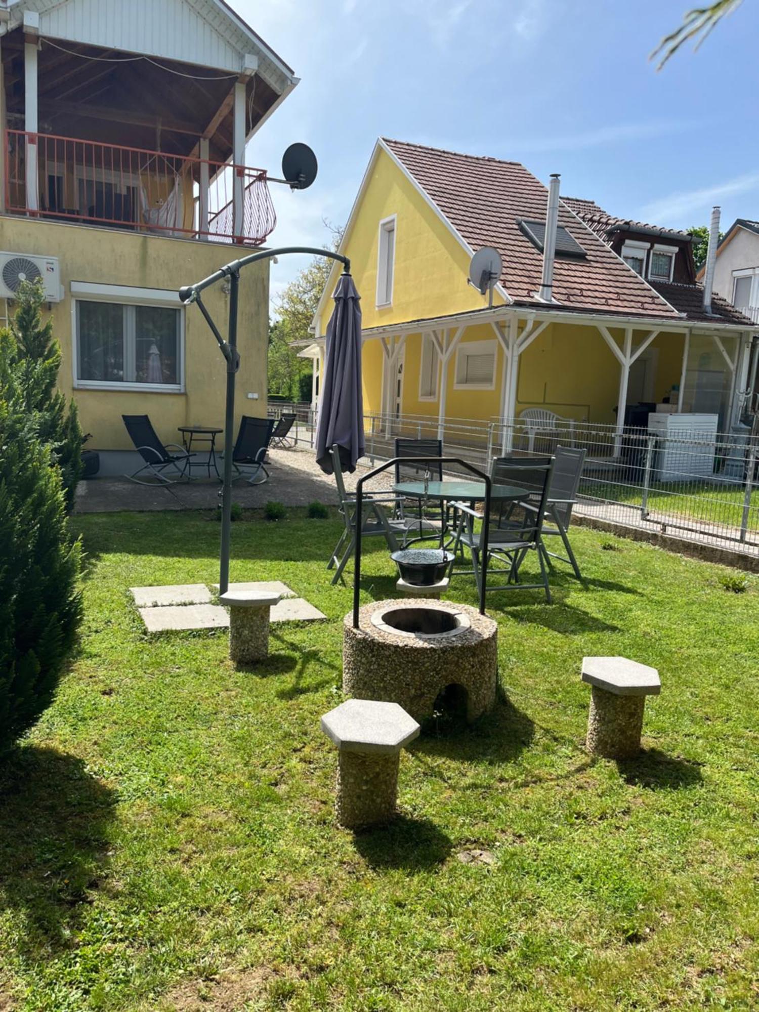 Reka Apartmanhaz Бюк Экстерьер фото
